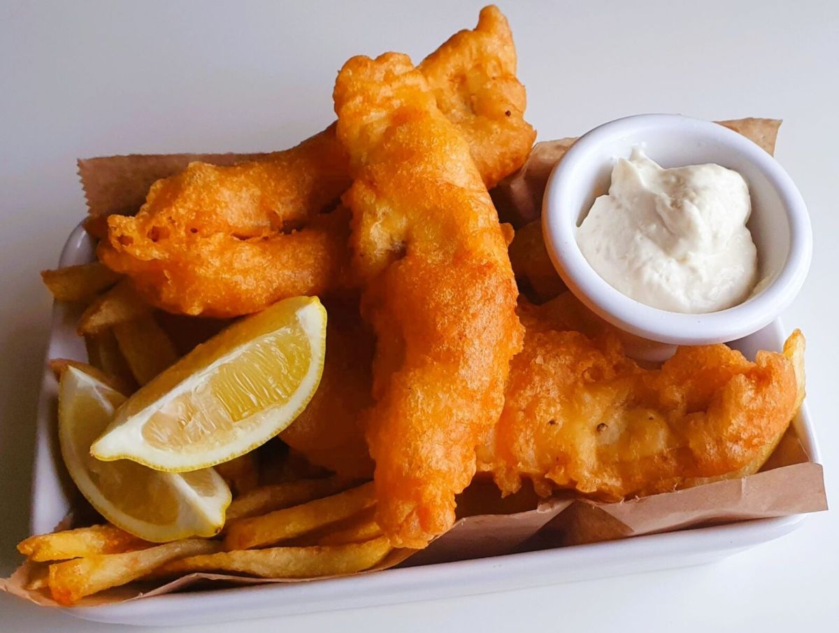 Від крамниць до кафе: Еволюція блюда Fish and Chips в Україні