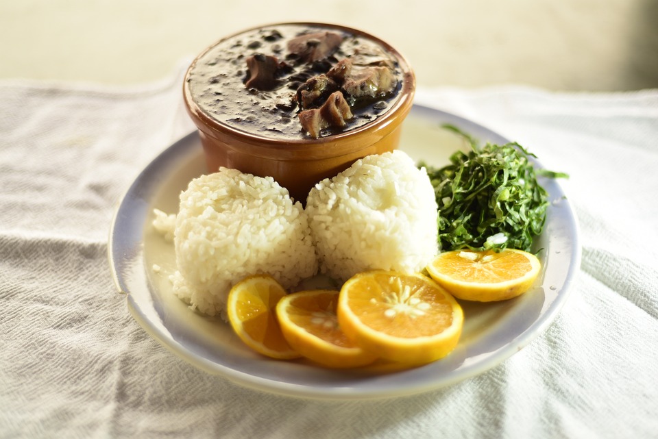 Feijoada: огляд популярного бразильського гастрономічного діаманту