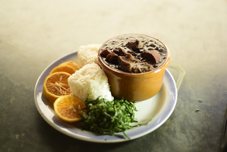 Пізнайте аутентичний смак Бразилії за допомогою Feijoada